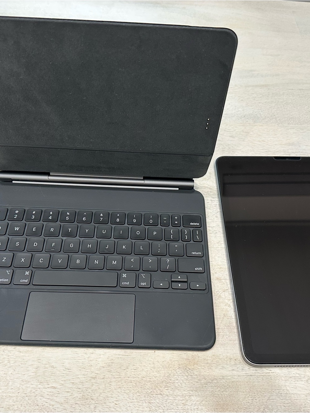 iPad Air 5th Gen + Apple Keyboard